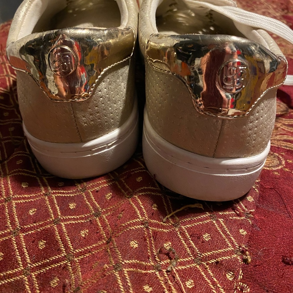 Shoes - Picture 3 of 6